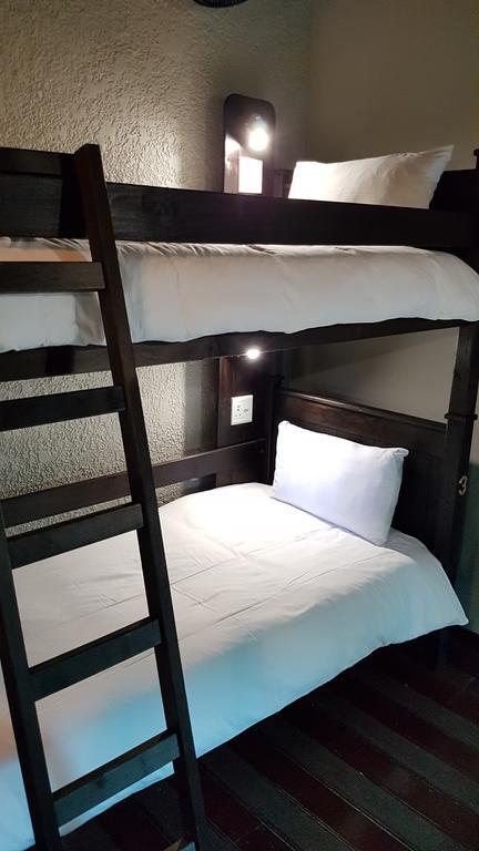 Urban Glamping Tranquil International Backpacking Village Saint Lucia Estuary Exteriör bild
